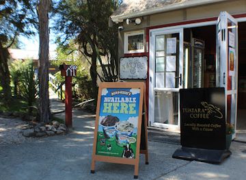 new-zealand/abel-tasman-national-park/shop/the-marahau-cafe-store-booking-office