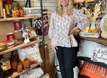 kentucky/bluegrass-region/shop/two-chicks-company-boutique