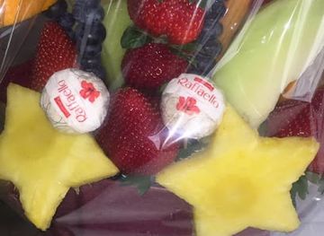 the-bahamas/grand-bahama/shop/edible-delights-arrangements