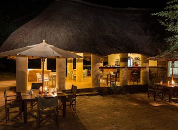 zambia/luangwa-valley/shop/flatdogs-camp