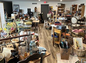 wisconsin/southwest-wisconsin/shop/village-antiques