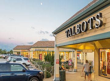north-carolina/outer-banks/shop/outlets-nags-head