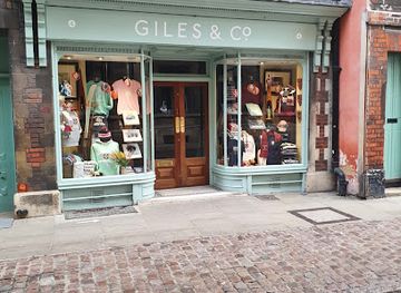 united-kingdom/cambridge/old-town/shop/giles-co