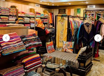 india/ladakh/shop/himalayan-pashmina-house
