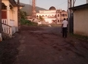 comoros/mount-karthala/shop/boutique-mama-alhabad