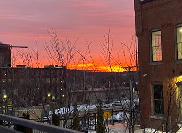 new-hampshire/concord/shop/ralph-pill-marketplace