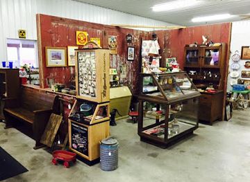 illinois/ferne-clyffe-state-park/shop/countree-peddler-antique-mall