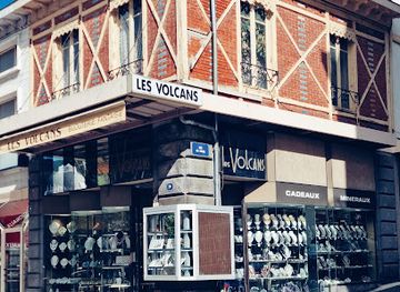 france/auvergne-volcanoes/shop/les-volcans