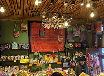 vietnam/sapa/shop/mai-souvenir-1-sapa