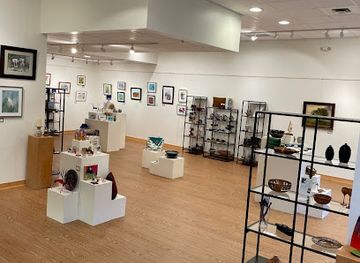 minnesota/saint-cloud/shop/paramount-gift-shop-and-gallery-st-germain