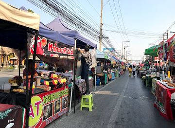 thailand/cardamom-mountains/shop/san-kamphaeng-saturday-walking-street