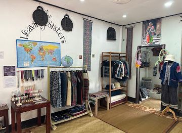 laos/luang-prabang-range/shop/the-weaving-sisters