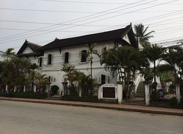 laos/vang-vieng-karst-landscape/shop/pathana-boupha-antique-house