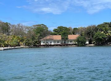 honduras/roatan/shop/tonina-s-gift-shop