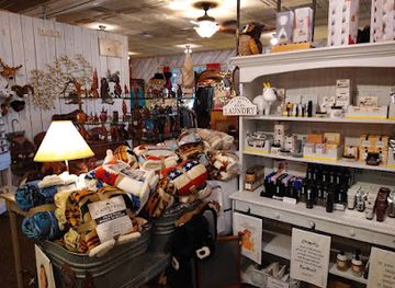 wyoming/absaroka-range/shop/buffalo-bill-village-gift-shop-cabins