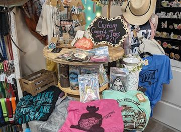 ohio/southwest-ohio/shop/how-about-that-boutique-by-emily-ollangg