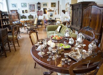 iceland/reykjavik/laugardalur/shop/antiksalan