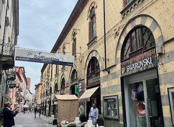 italy/roero/shop/alba-center