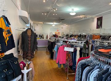 south-carolina/charleston-beaches/shop/classic-consignments