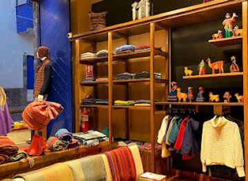 peru/cusco/sacsayhuaman/shop/yana-alpaca-boutique
