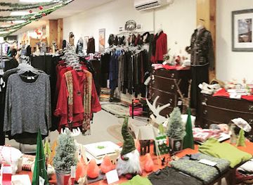new-hampshire/grafton-county/shop/dressers-unlimited-llc