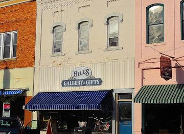 wisconsin/devil-s-lake-state-park/shop/hill-s-gallery-gifts