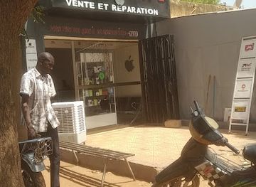 mali/bandiagara-escarpment/shop/iphone-boutique