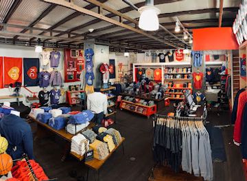 kansas/kansas-city/country-club-plaza/shop/charlie-hustle