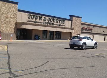 north-dakota/minot/shop/town-country-shopping-center