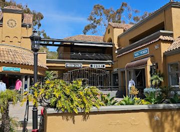 california/laguna-beach/shop/vault-women-laguna-beach