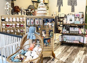 south-carolina/congaree-national-park/shop/sneak-a-peek-boutique