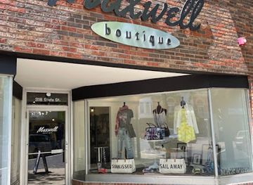 michigan/st-joseph/shop/maxwell-boutique