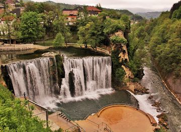 bosnia-and-herzegovina/jajce-waterfalls/shop/pliva-waterfall