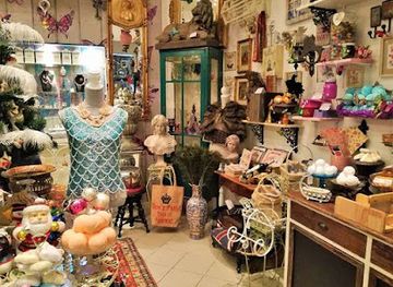 austria/vienna/josefstadt/shop/pomp-gloria