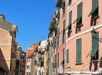 italy/cinque-terre/shop/katrina-italian-clothing-design