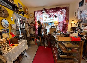 germany/munich/maxvorstadt/shop/frankie