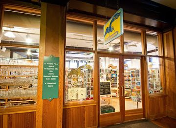 minnesota/lake-superior-s-north-shore/shop/the-blue-heron-trading-company