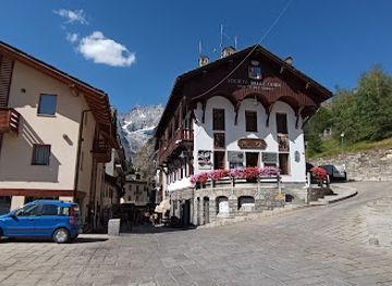 italy/courmayeur/shop/via-roma-courmayeur-di-fenu-margherita-e-giumenti-paolo-snc