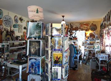 minnesota/superior-national-forest/shop/wolf-tracks-gift-shop