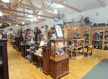 connecticut/gillette-castle-state-park/shop/nature-s-art-village