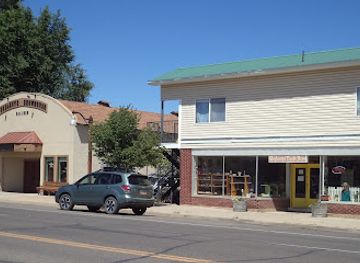 utah/escalante/shop/skyhoopi-thrift-store
