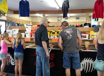 minnesota/mille-lacs-lake/shop/tutt-s-bait-tackle-boat-kayak-rentals