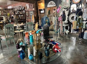 california/martinez/shop/the-artisan-market