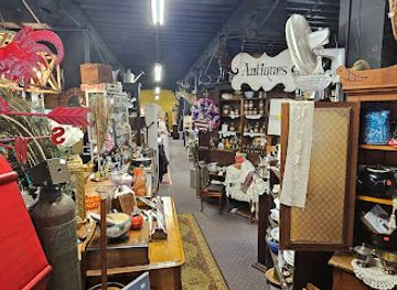 iowa/burlington/shop/eclectic-design-antiques