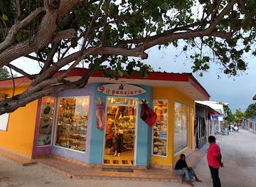maldives/guraidhoo-island/shop/9-il-pensiero