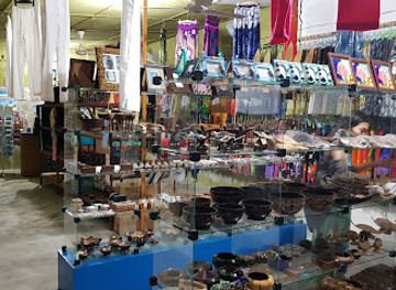 maldives/veligandu-island/shop/two-way-shop