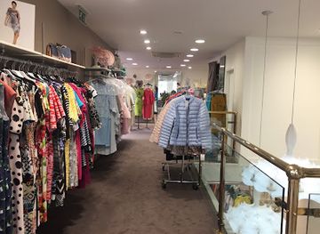 ireland/killarney-national-park/shop/macbees-boutique-killarney