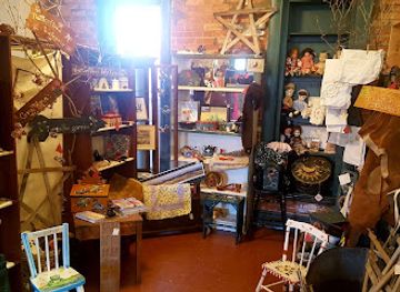 colorado/pueblo/shop/the-avenue-art-antiques