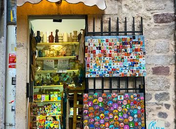 montenegro/kotor-bay/shop/minimal-gift-shop