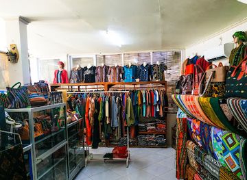 indonesia/labuan-bajo/shop/komodo-giftshop